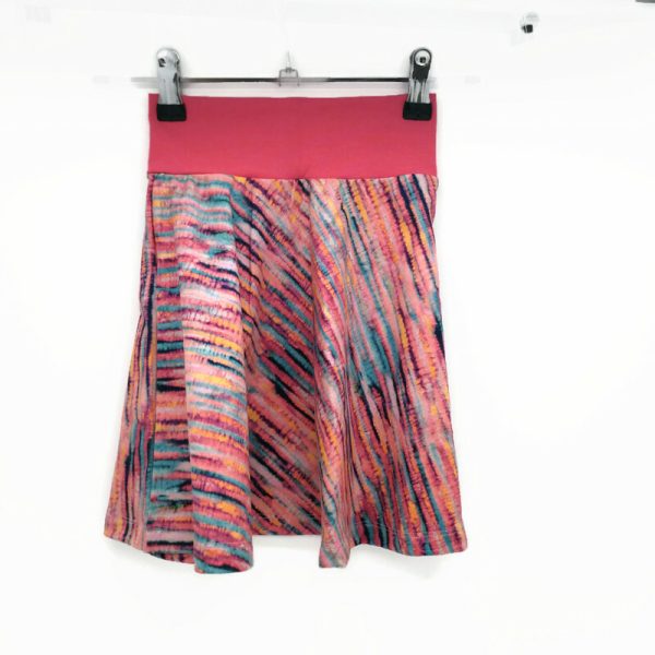 Csíkos pörgős szoknya